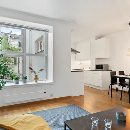 Apartment Bak Bryggen, Moderne Leilighet 2 Soverom Med Balkong *
