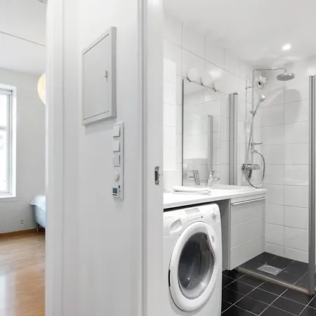 Apartment Bak Bryggen, Moderne Leilighet 2 Soverom Med Balkong *