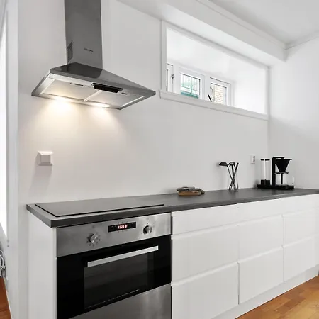 Bak Bryggen, Moderne 2 Soverom Med Balkong شقة
