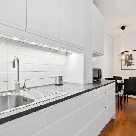Bak Bryggen, Moderne Leilighet 2 Soverom Med Balkong